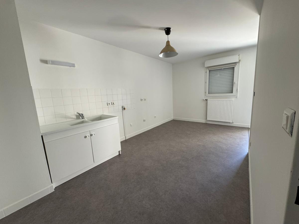 
																			3 pièces - 
																		1er étage - 72m² - 160 000 € - Photo #2