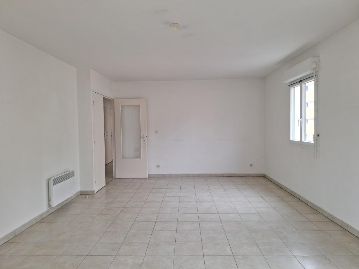 
																			3 pièces - 
																		3ème étage - 71m² - 1 198,84 € - Photo #1