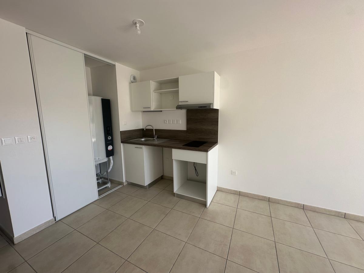 2 pièces - 2ème étage - 39m² - 634,61 € - Photo #4
