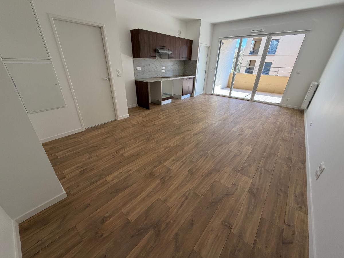 
																																							2 pièces - 
																																						1er étage - 51m² - 750,36 € - Photo #3