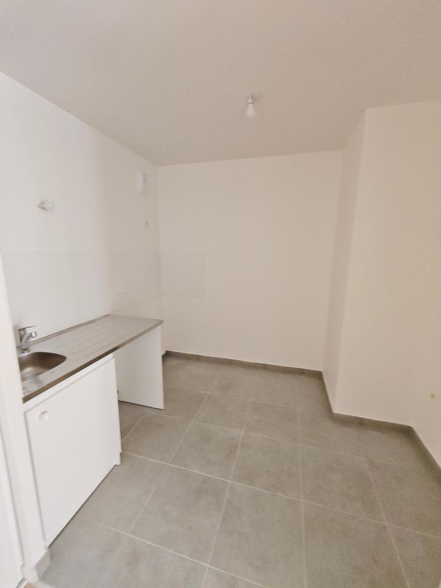 4 pièces - 4ème étage - 77m² - 1 842,09 € - Photo #5