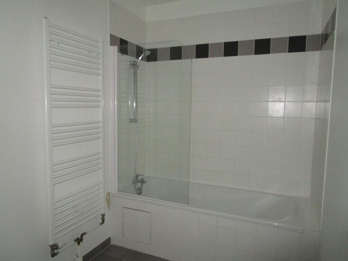 3 pièces - 3ème étage - 66m² - 963,90 € - Photo #4