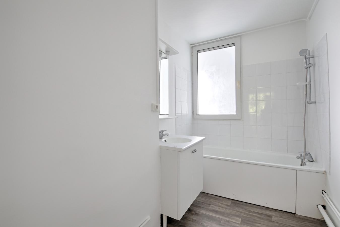 5 pièces - 4ème étage - 74m² - 1 399,55 € - Photo #7