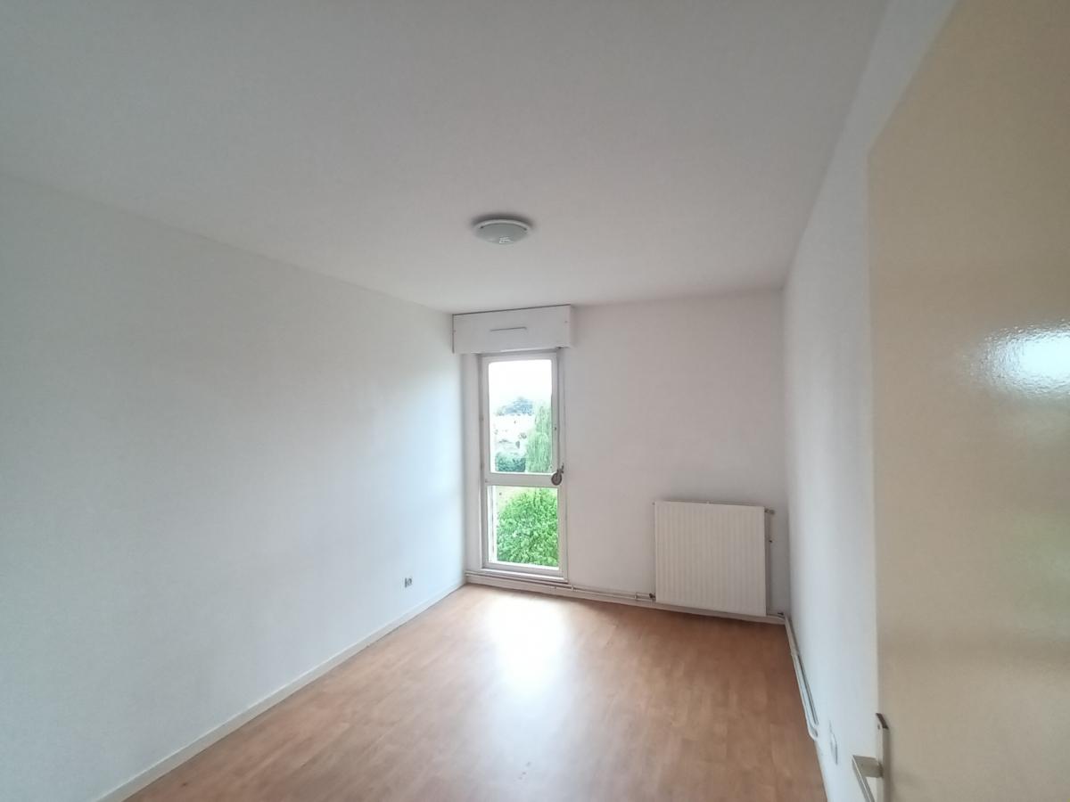 
																																							4 pièces - 
																																						1er étage - 83m² - 747,46 € - Photo #5