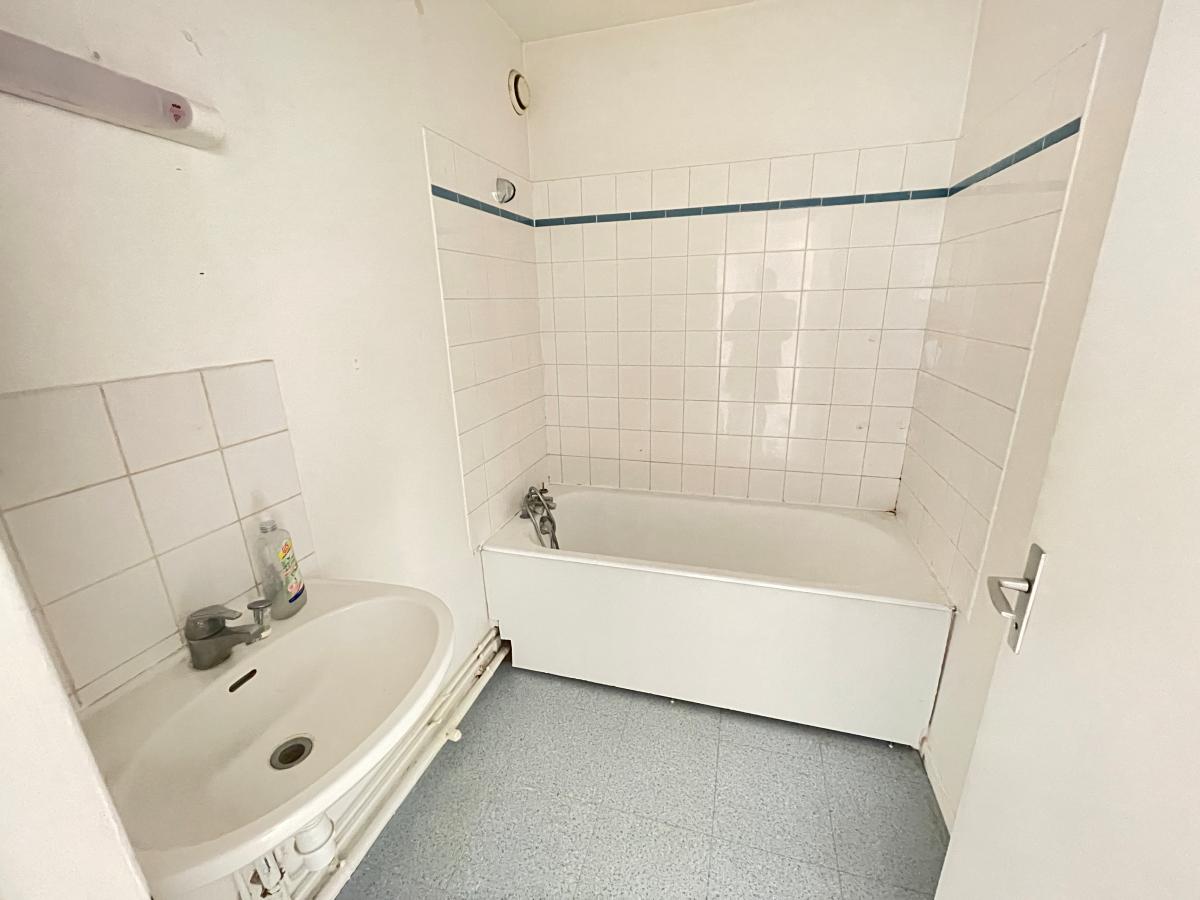 
																																							2 pièces - 
																																						RDC - 46m² - 1 090,46 € - Photo #3