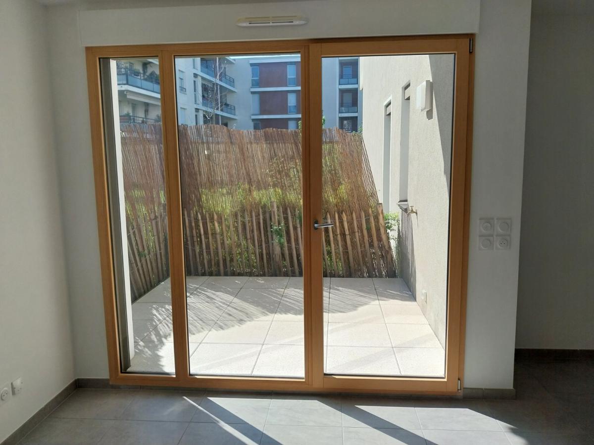 
																																							1 pièce - 
																																						RDC - 35m² - 570,37 € - Photo #1