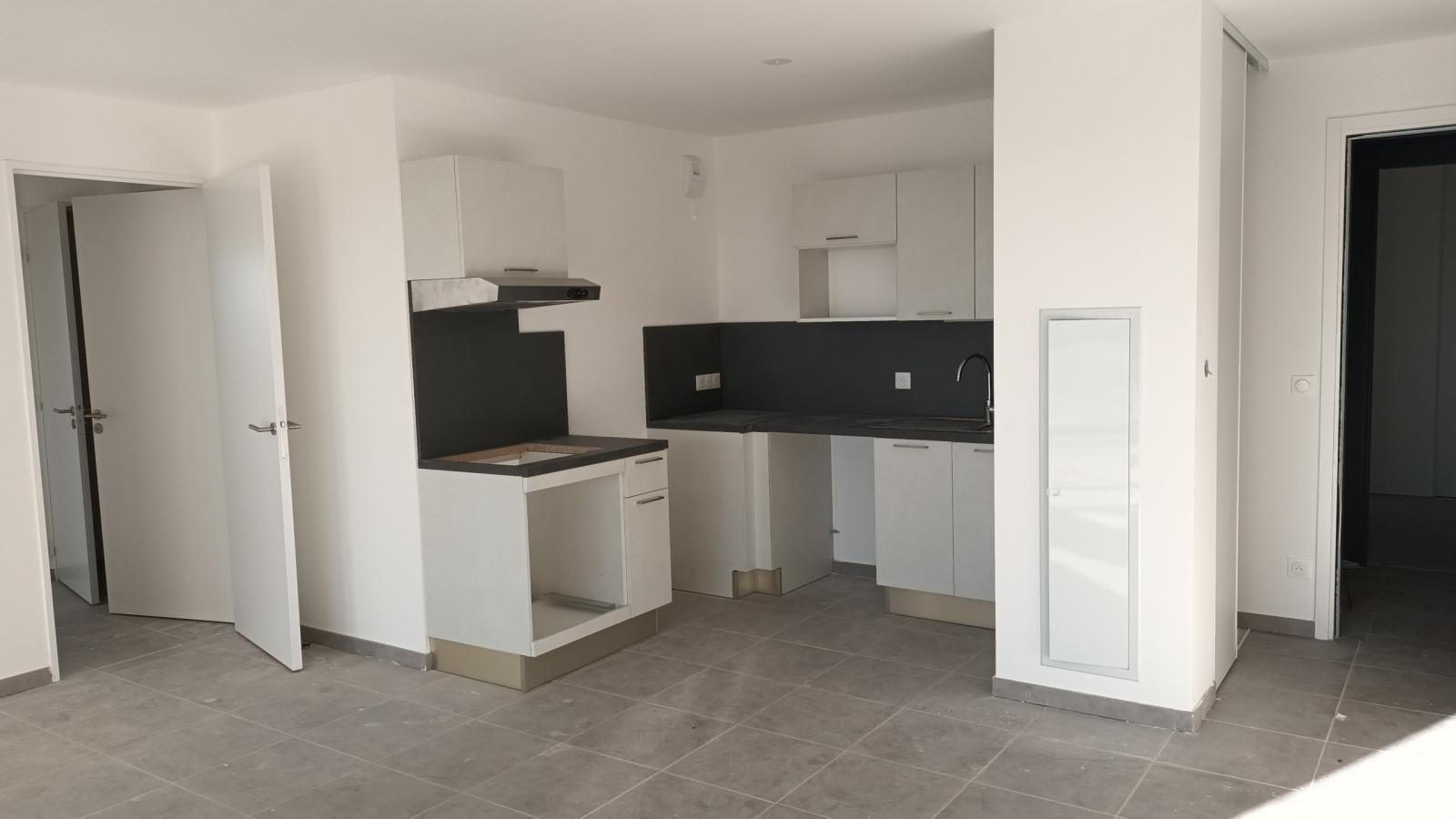 
																																							3 pièces - 
																																						2ème étage - 69m² - 1 080,76 € - Photo #2