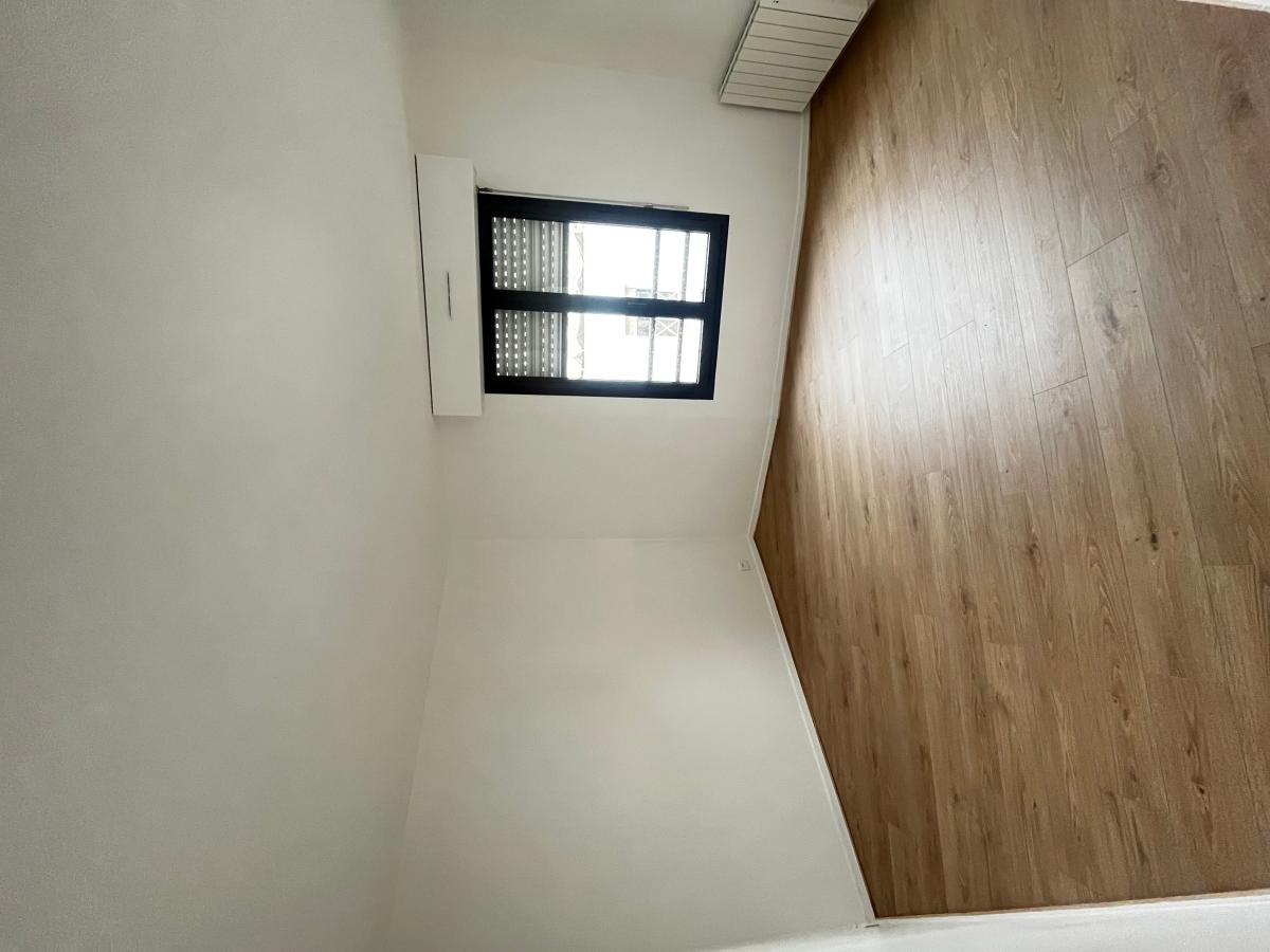 
																																							3 pièces - 
																																						5ème étage - 78m² - 2 556,35 € - Photo #1