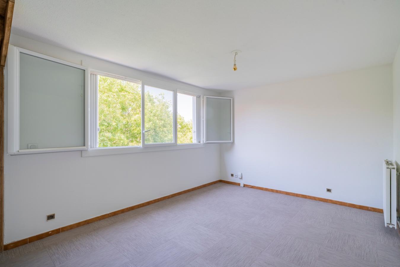 
																																							4 pièces - 
																																						3ème étage - 79m² - 173 900 € - Photo #1