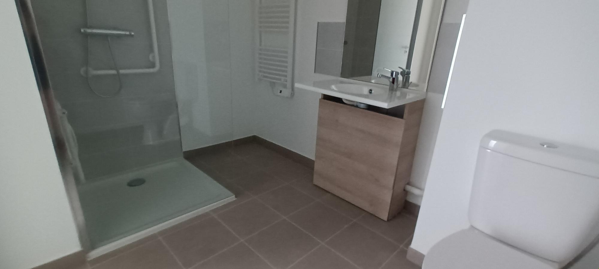 
																																							2 pièces - 
																																						1er étage - 42m² - 798,28 € - Photo #3