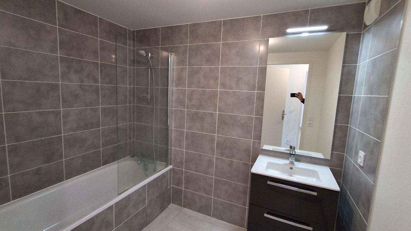 
																																							3 pièces - 
																																						4ème étage - 65m² - 824,82 € - Photo #5