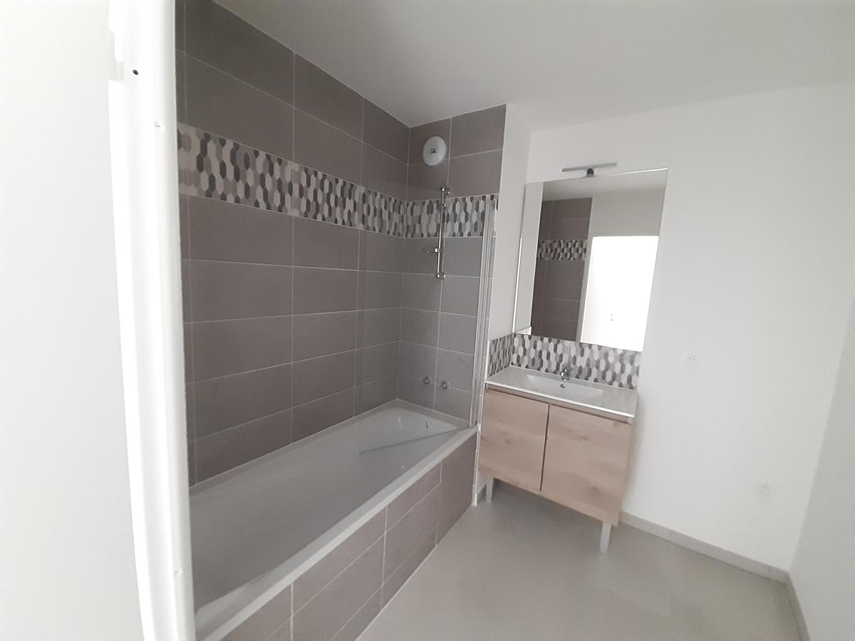 
																																							2 pièces - 
																																						3ème étage - 47m² - 697,99 € - Photo #3