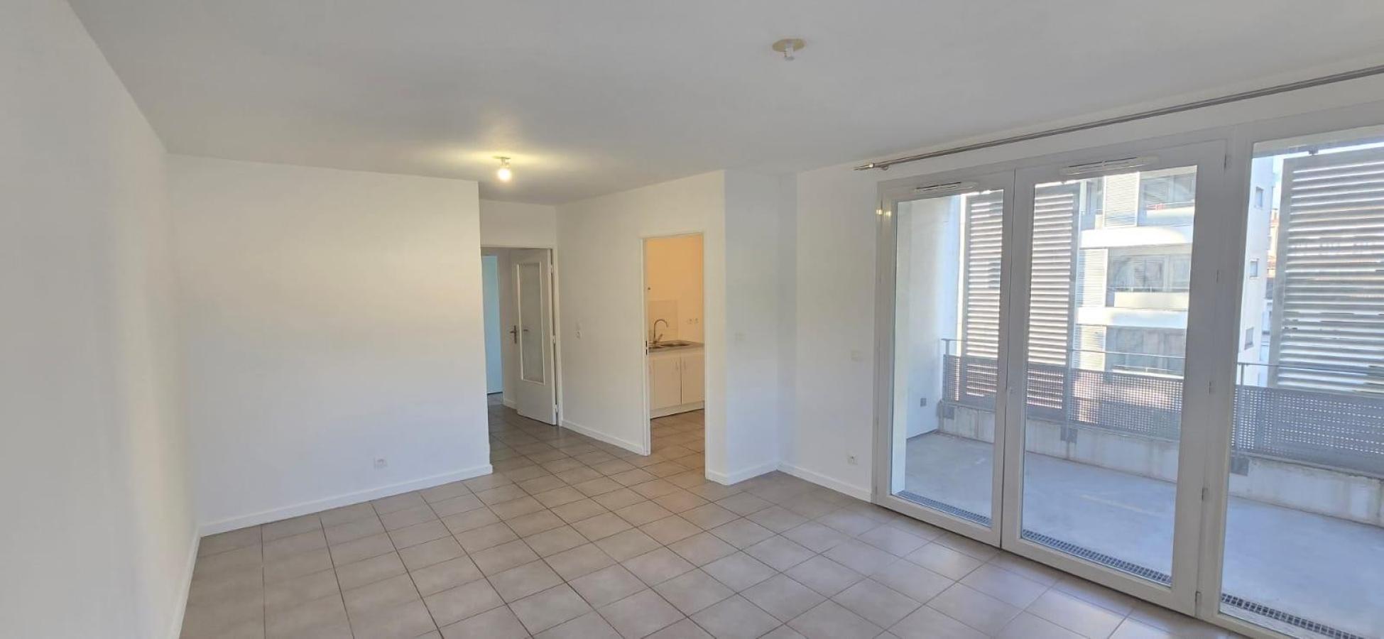 3 pièces - 4ème étage - 69m² - 959,37 € - Photo #2