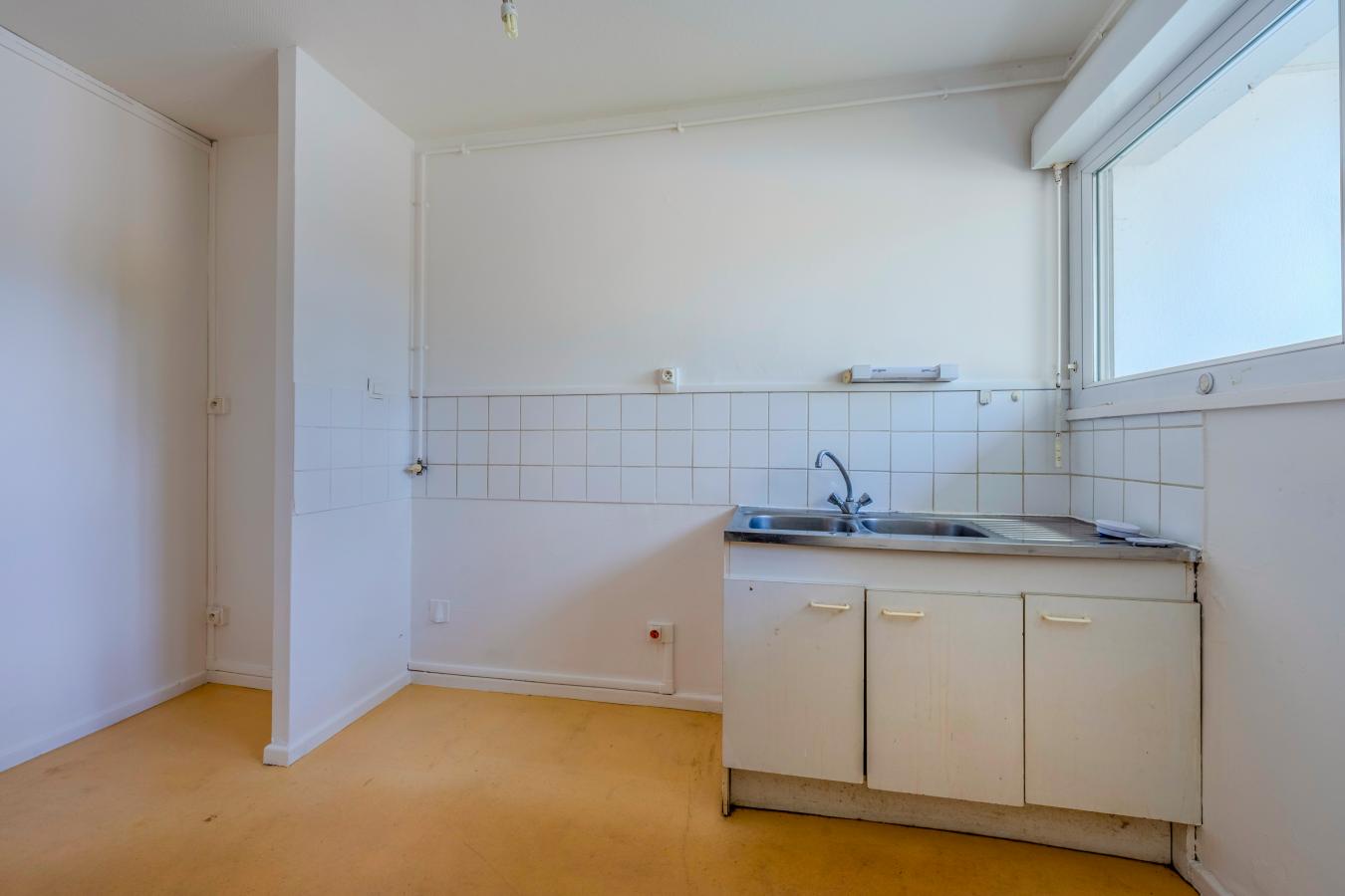 
																																							4 pièces - 
																																						RDC 79 000 € - Photo #2