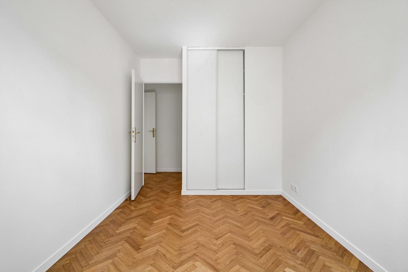 
																																							2 pièces - 
																																						3ème étage - 50m² - 338 400 € - Photo #7