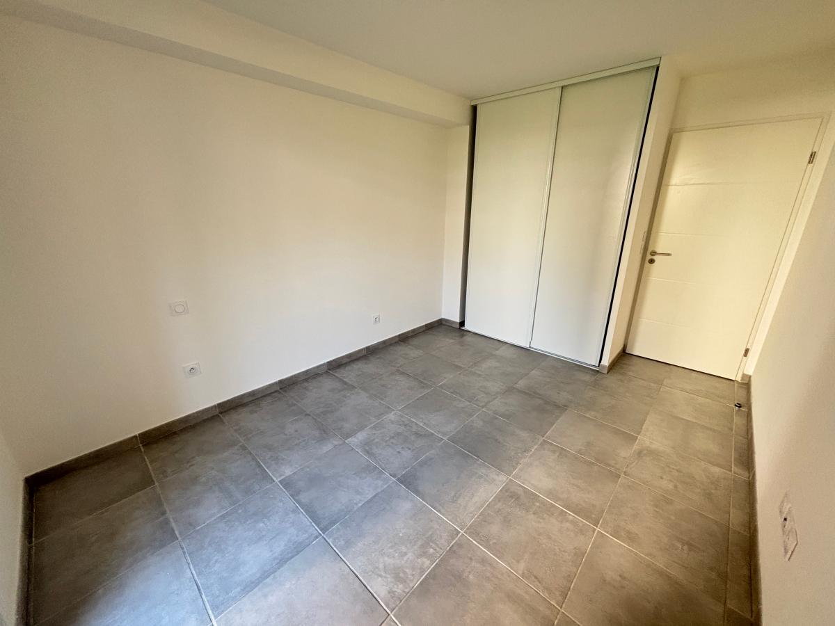 
																																							3 pièces - 
																																						RDC - 64m² - 755,30 € - Photo #4