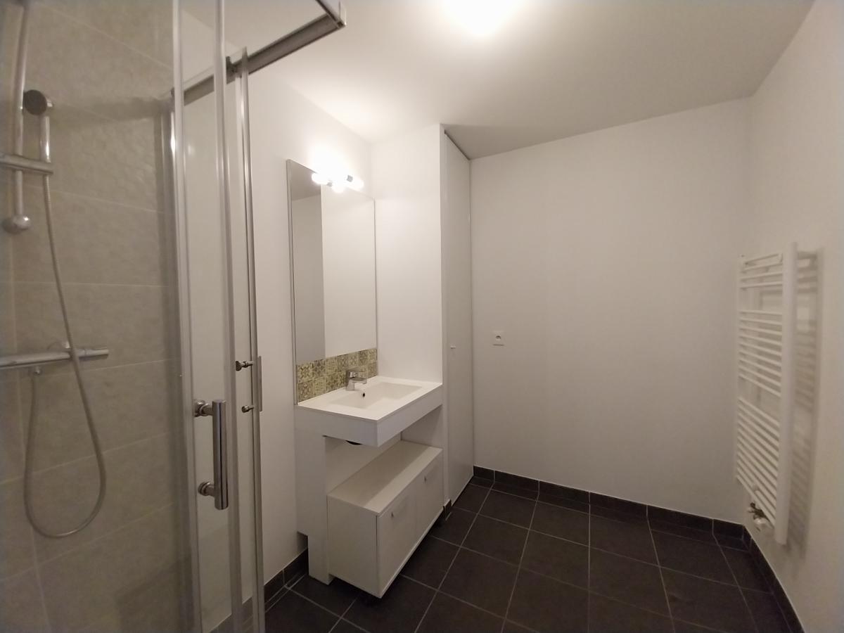 
																																							3 pièces - 
																																						RDC - 70m² - 1 071,16 € - Photo #5