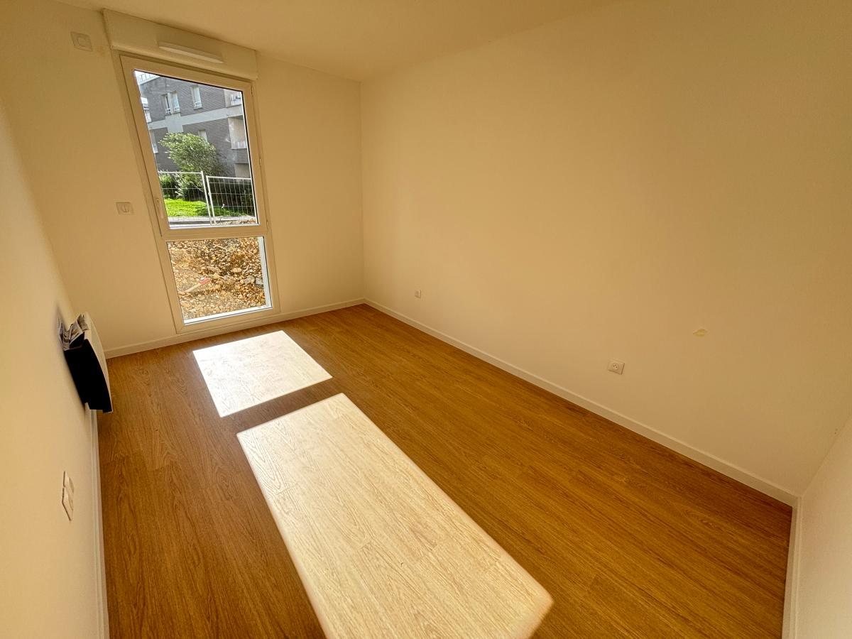 
																			3 pièces - 
																		RDC - 69m² - 760,38 € - Photo #5