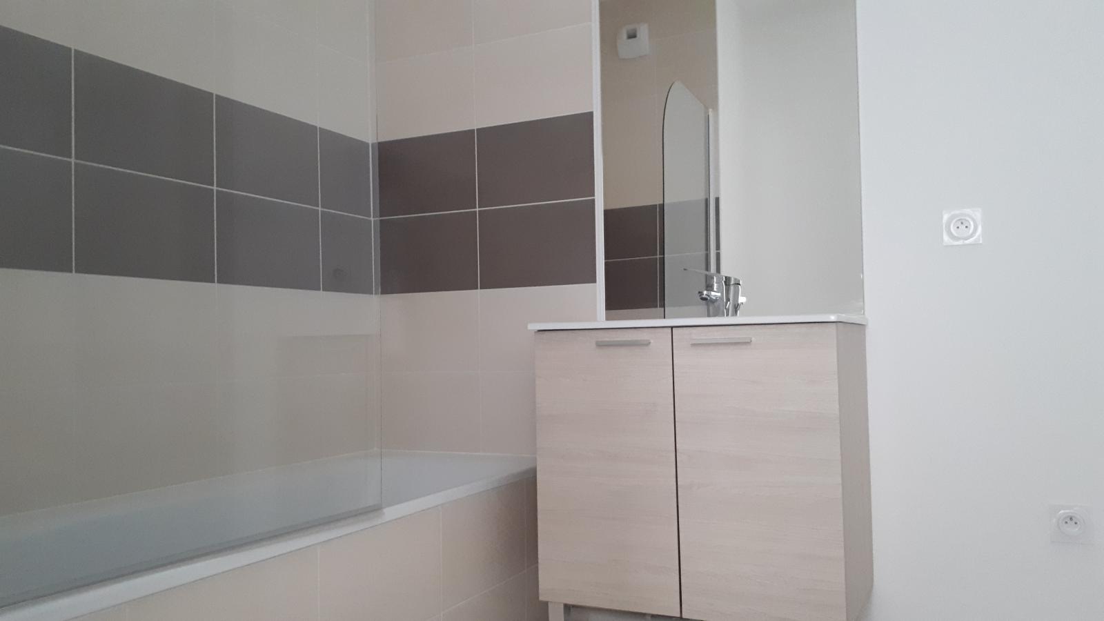 4 pièces - 2ème étage - 88m² - 1 302,10 € - Photo #3
