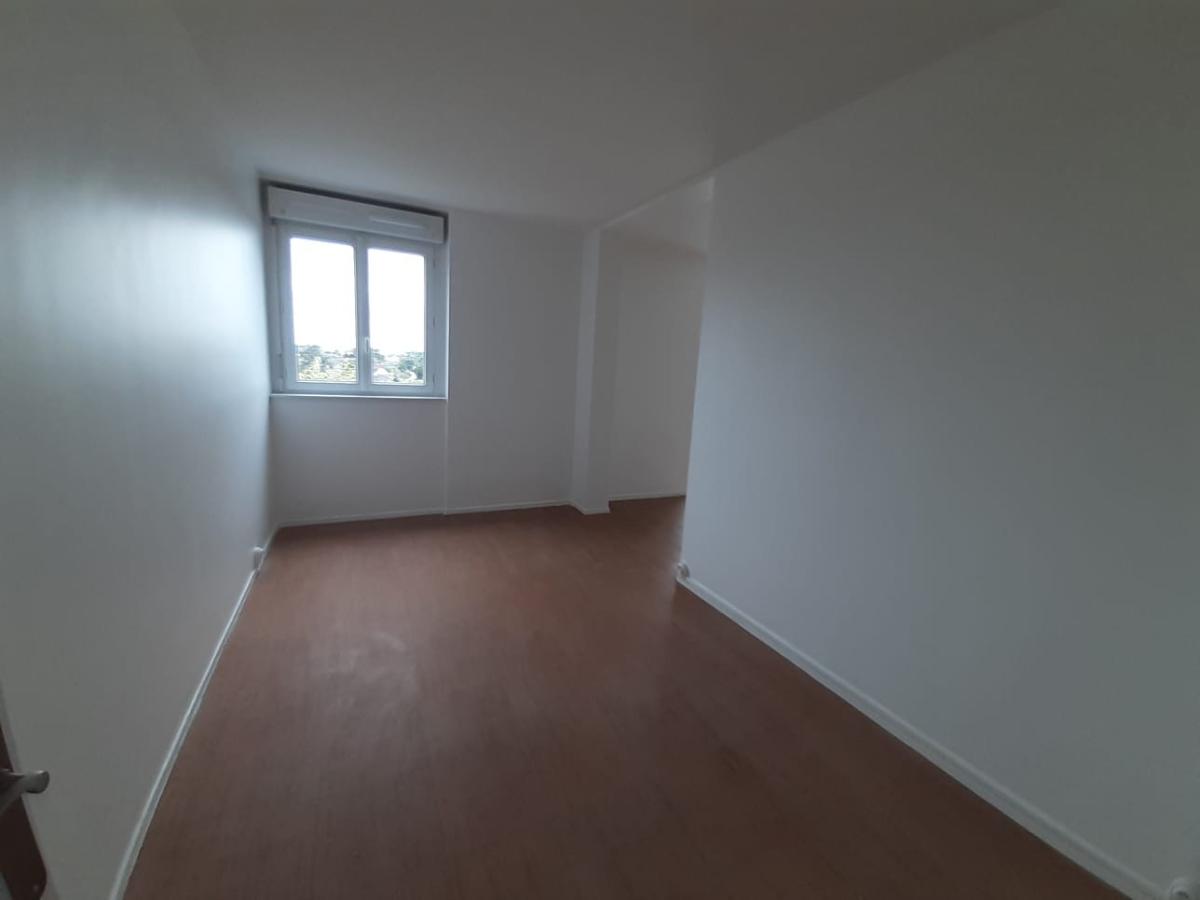 
																			4 pièces – 
																		4ème étage – 76m² - 144 500 € - Photo #1