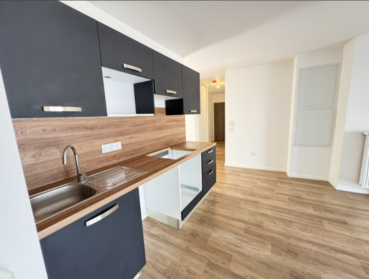 3 pièces - 3ème étage - 69m² - 836,92 € - Photo #0