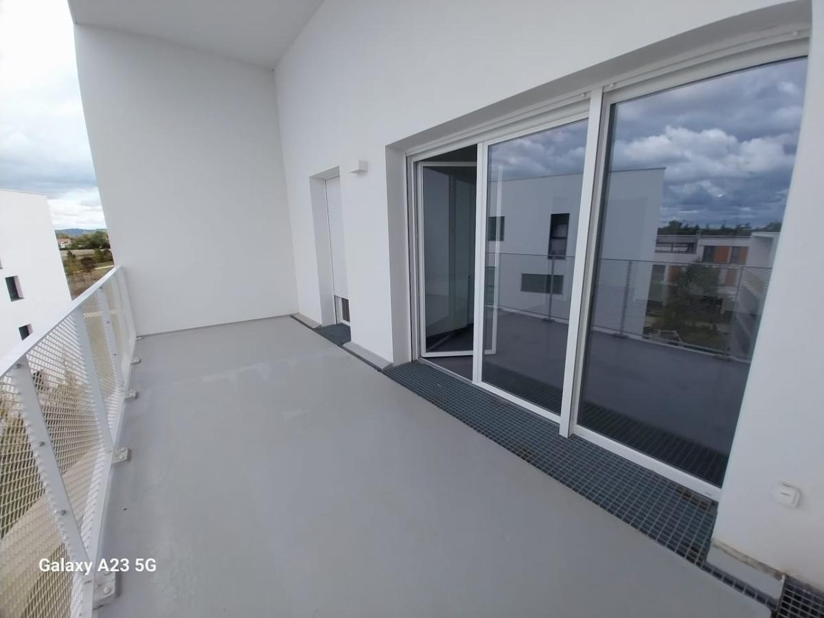 
																																							4 pièces - 
																																						3ème étage - 80m² - 766,50 € - Photo #1