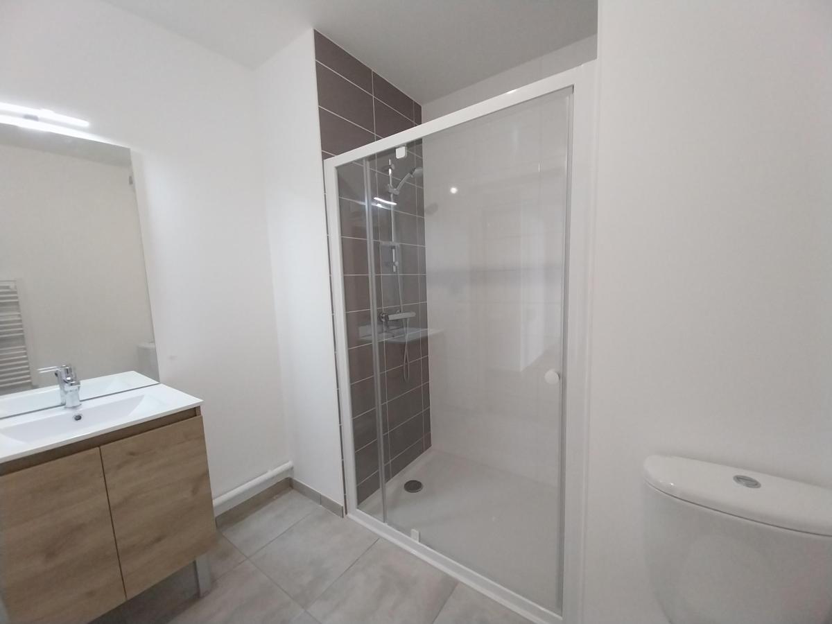 
																																							3 pièces - 
																																						1er étage - 59m² - 727,28 € - Photo #6
