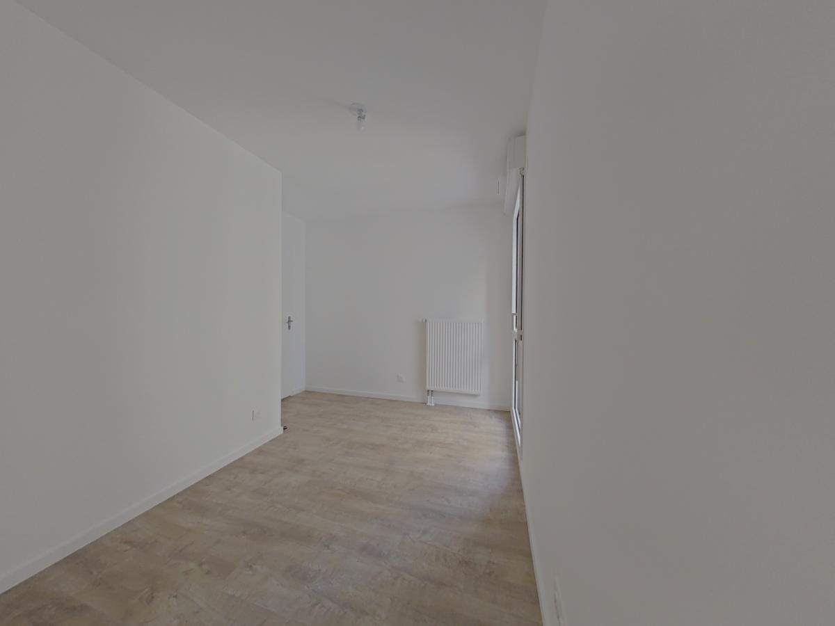 
																																							4 pièces - 
																																						1er étage - 79m² - 1 052,65 € - Photo #4