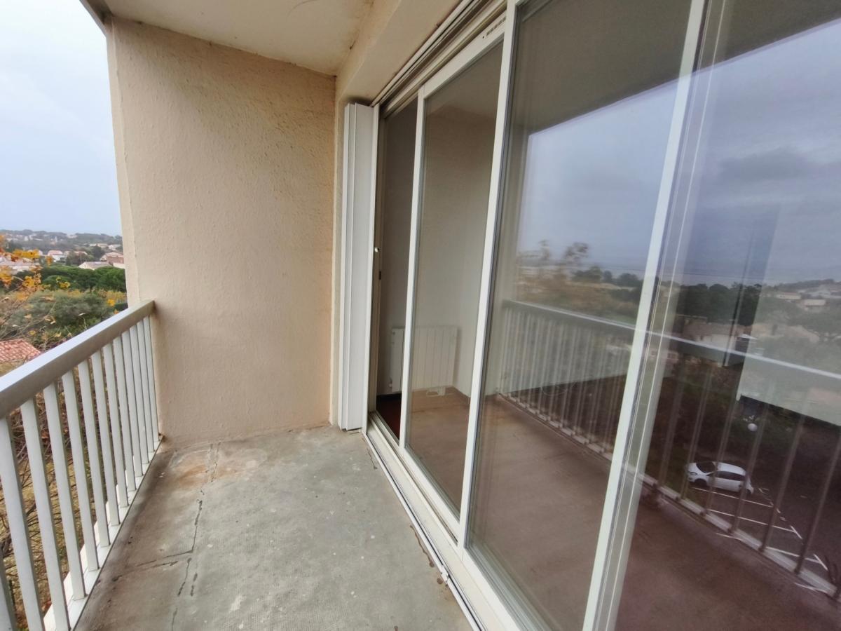 
																																							5 pièces - 
																																						1er étage - 81m² - 275 000 € - Photo #3