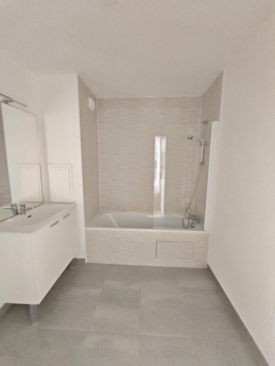 
																			2 pièces - 
																		3ème étage - 41m² - 1 054,67 € - Photo #7