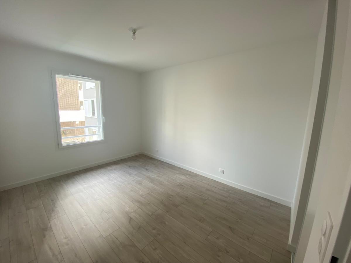 3 pièces - 3ème étage - 63m² - 1 149,65 € - Photo #2