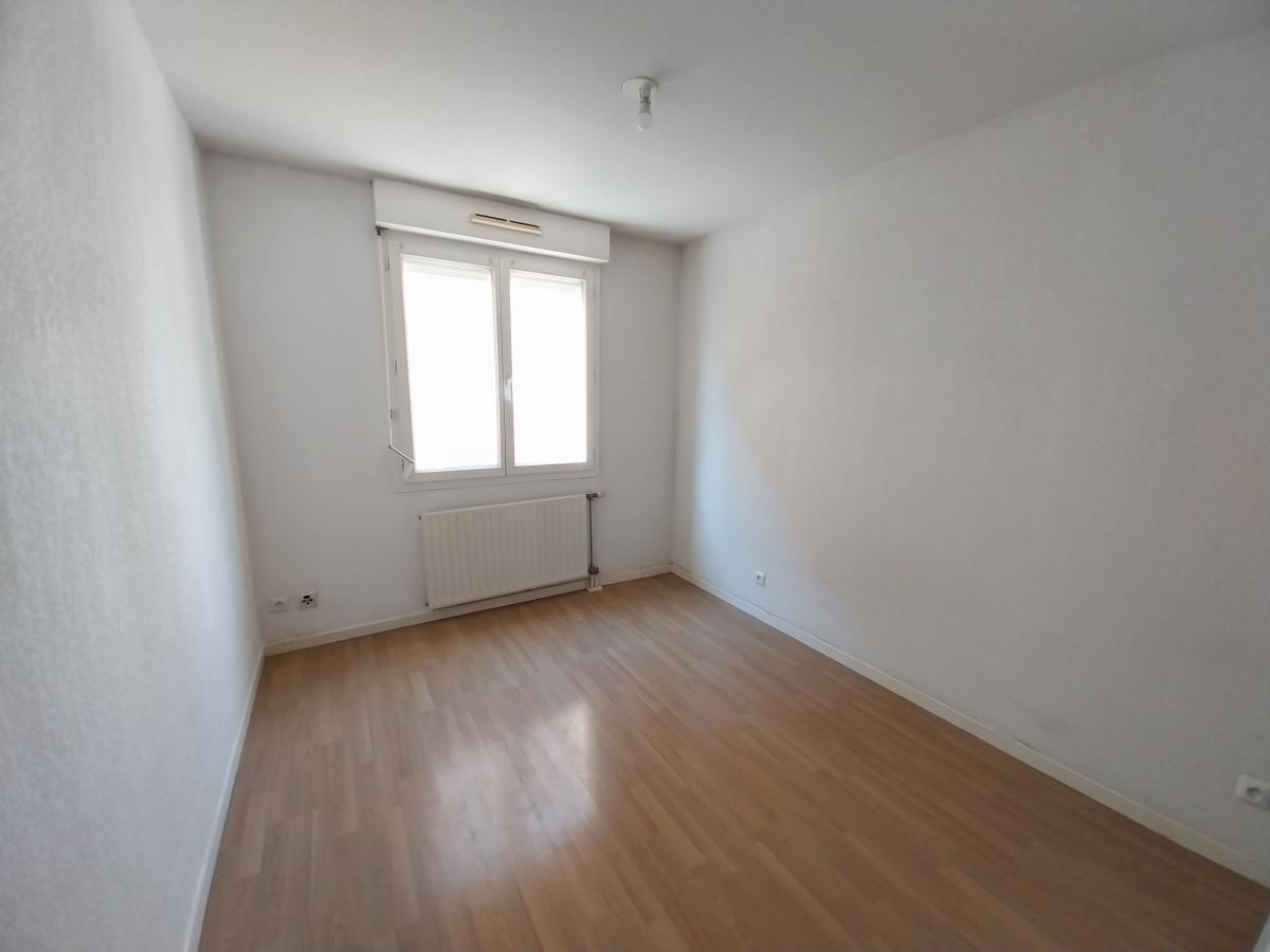 
																																							3 pièces - 
																																						1er étage - 67m² - 155 000 € - Photo #4