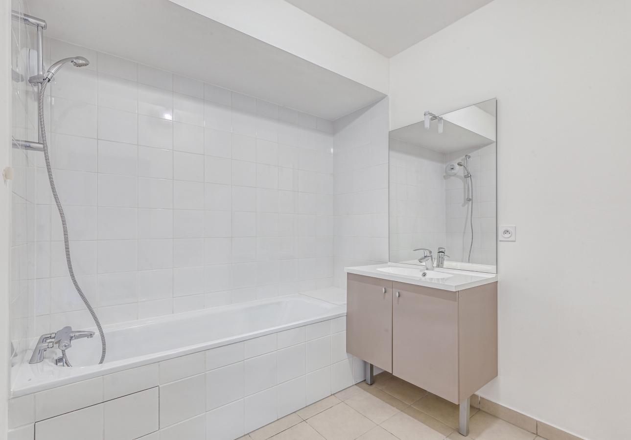 
																			2 pièces - 
																		6ème étage - 48m² - 1 023,93 € - Photo #1