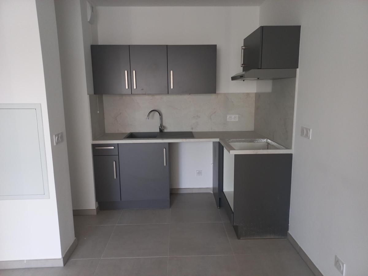 2 pièces - 1er étage - 45m² - 1 085,84 € - Photo #2