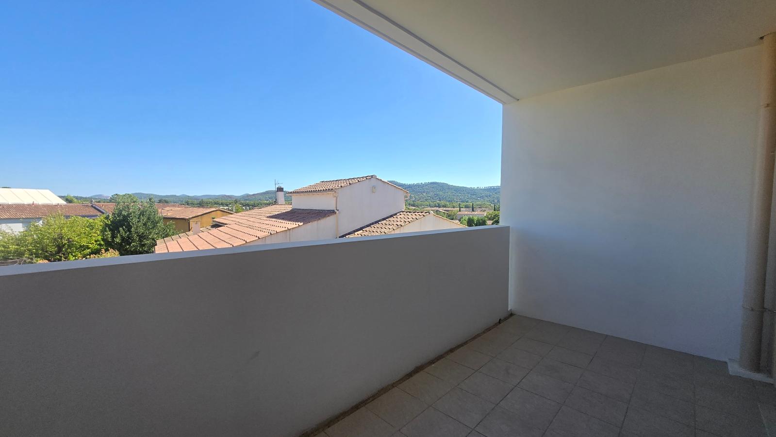 
																																							3 pièces - 
																																						1er étage - 61m² - 905,17 € - Photo #3