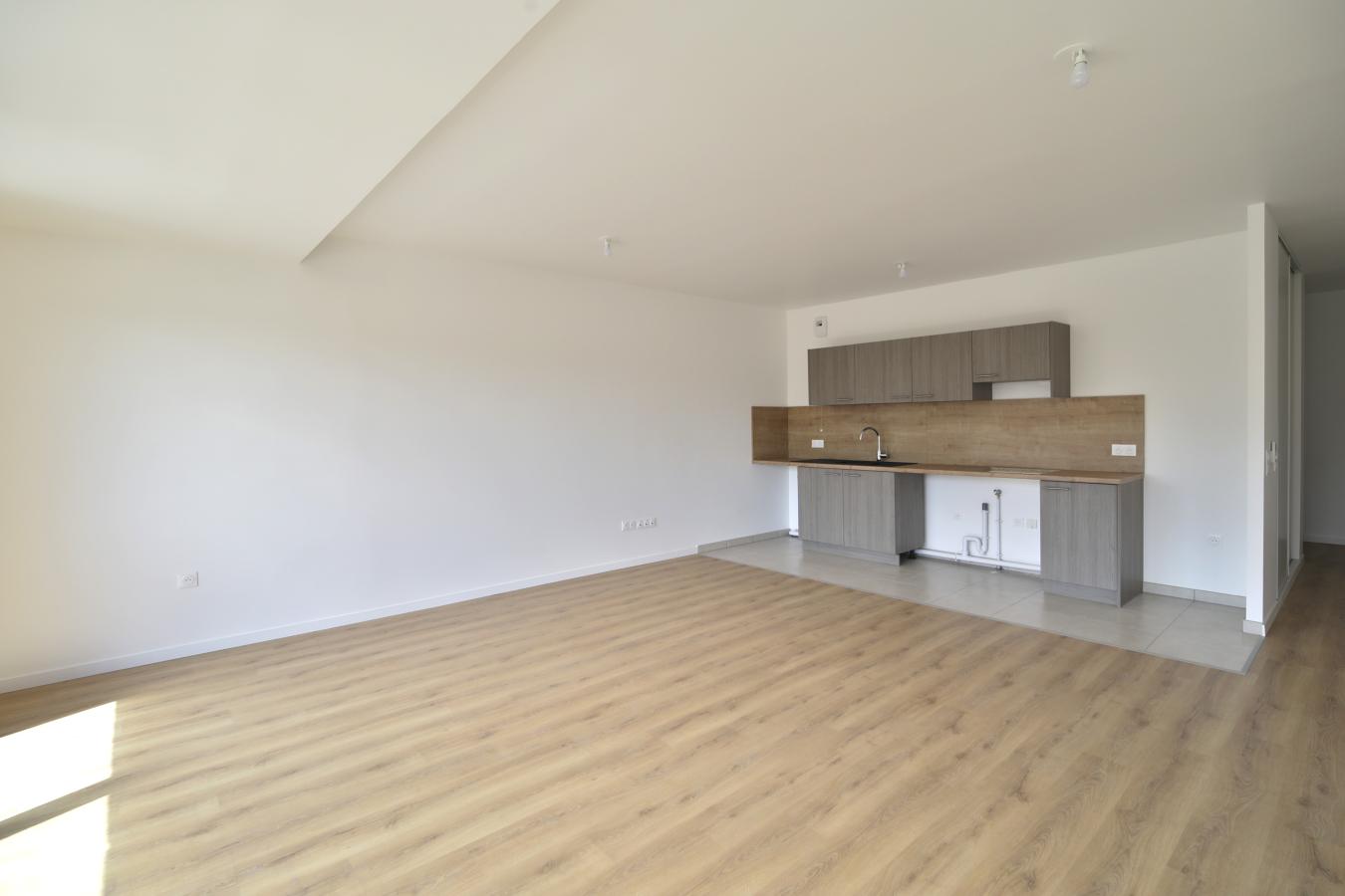 
																																							4 pièces - 
																																						4ème étage - 92m² - 1 762,06 € - Photo #4