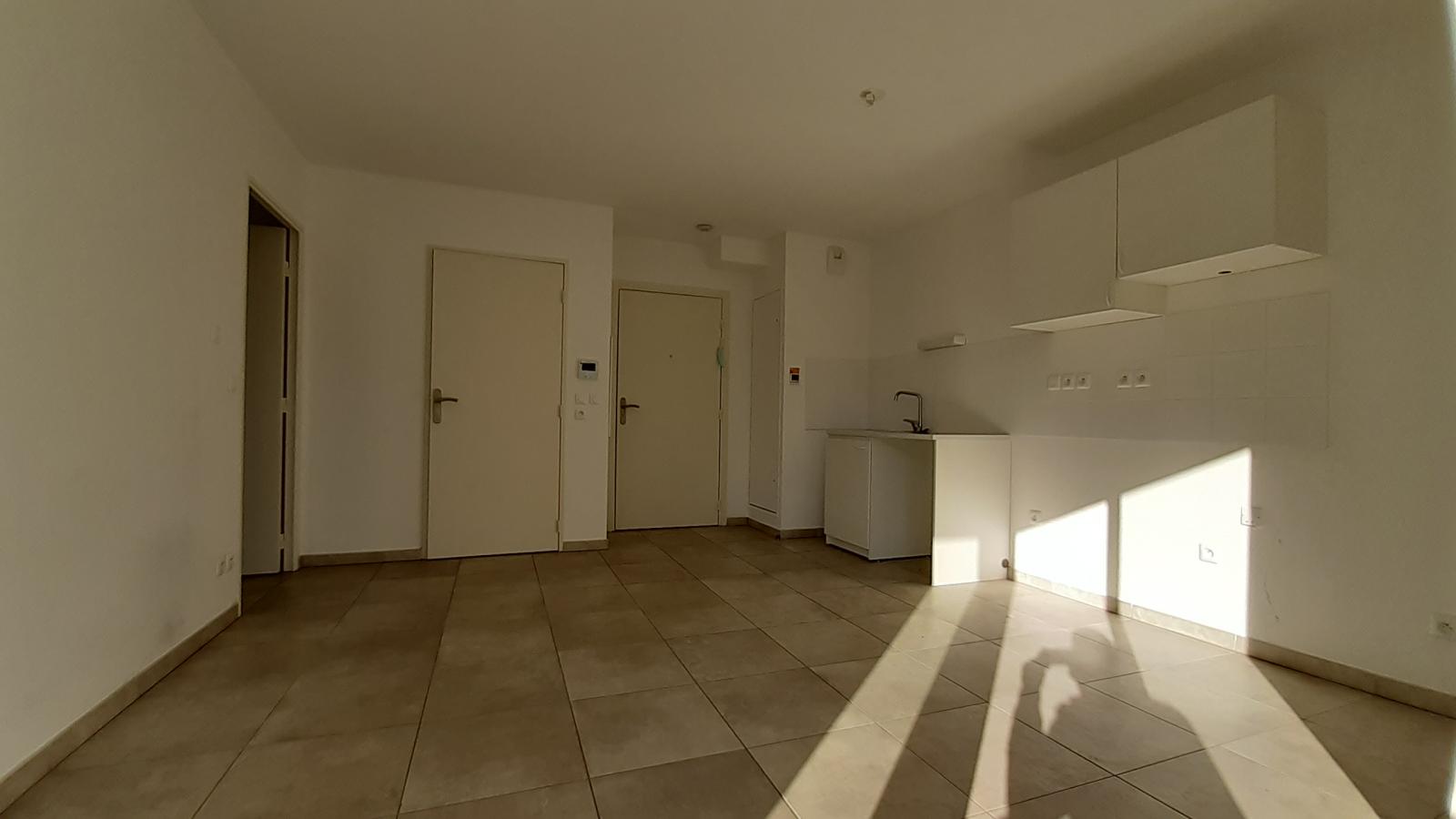 2 pièces - 3ème étage - 37m² - 660,50 € - Photo #1