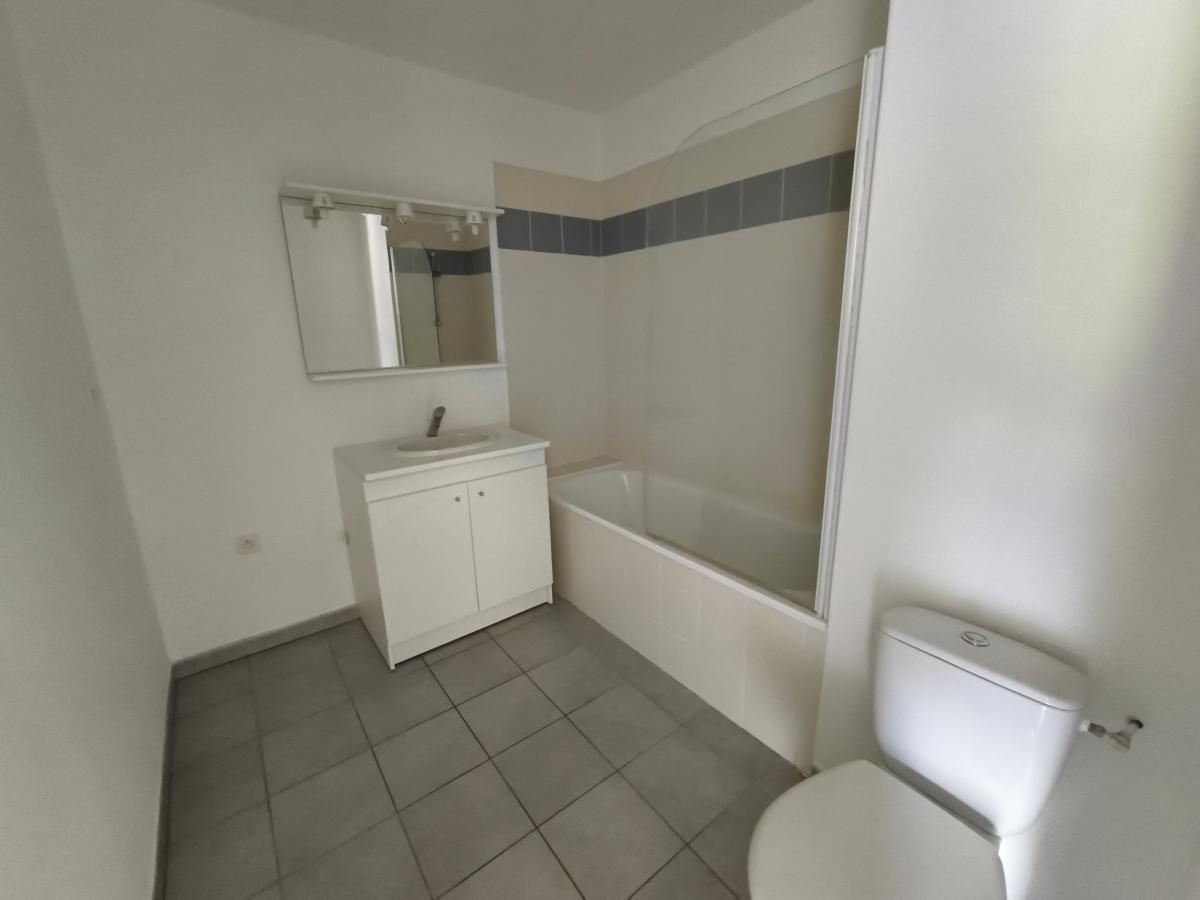 
																																							1 pièce - 
																																						2ème étage - 31m² - 120 000 € - Photo #6