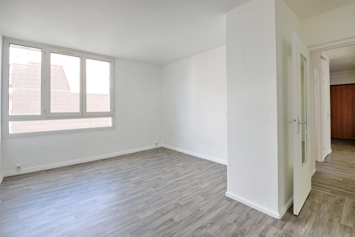 5 pièces - 4ème étage - 74m² - 1 399,55 € - Photo #3