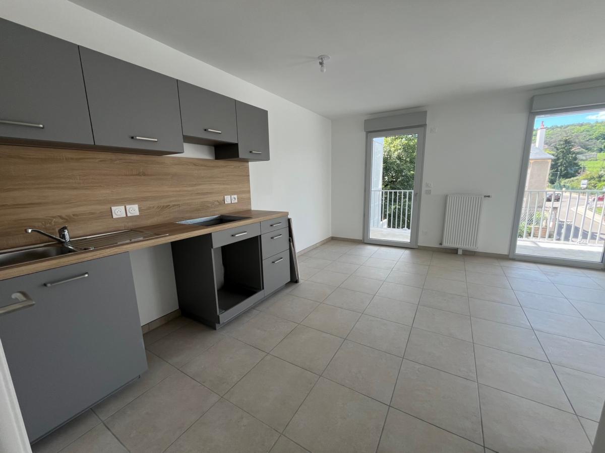 
																																							4 pièces - 
																																						2ème étage - 80m² - 1 034,71 € - Photo #2