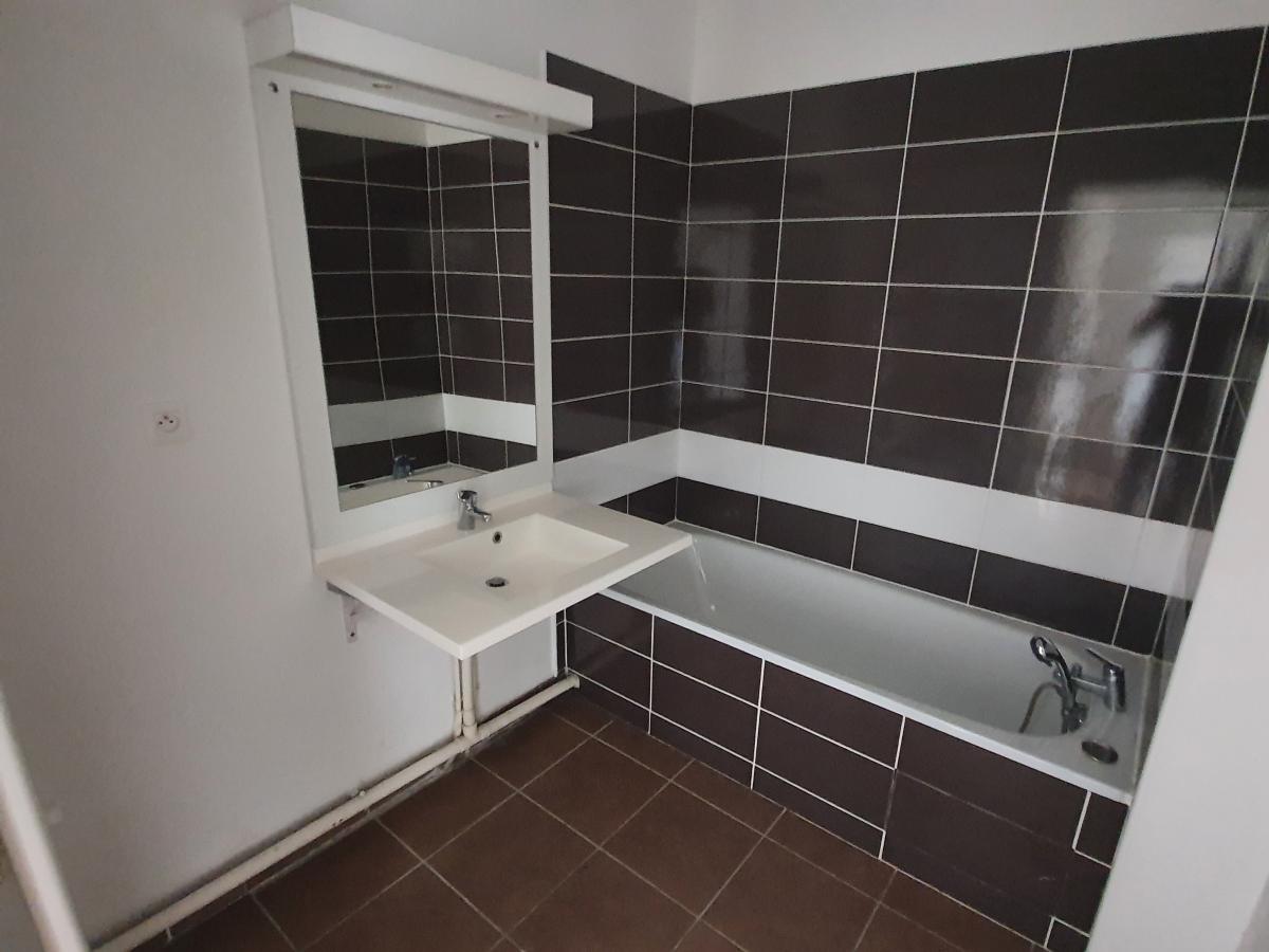 
																																							3 pièces - 
																																						RDC - 62m² - 821,93 € - Photo #6