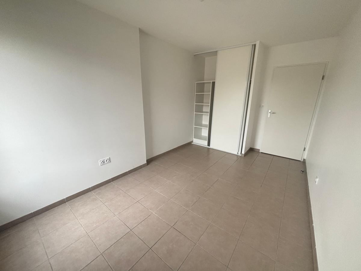 
																																							4 pièces – 
																																						1er étage – 79m² - 807,57 € - Photo #5