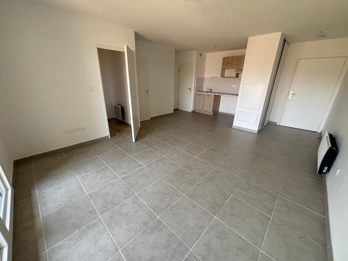 2 pièces - 1er étage - 47m² - 560,33 € - Photo #0