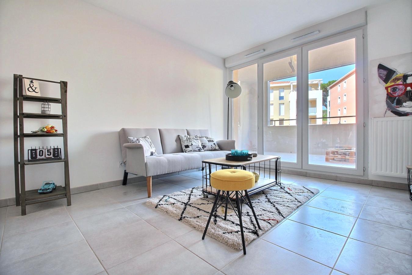 
																			4 pièces - 
																		2ème étage - 78m² - 1 131,25 € - Photo #0