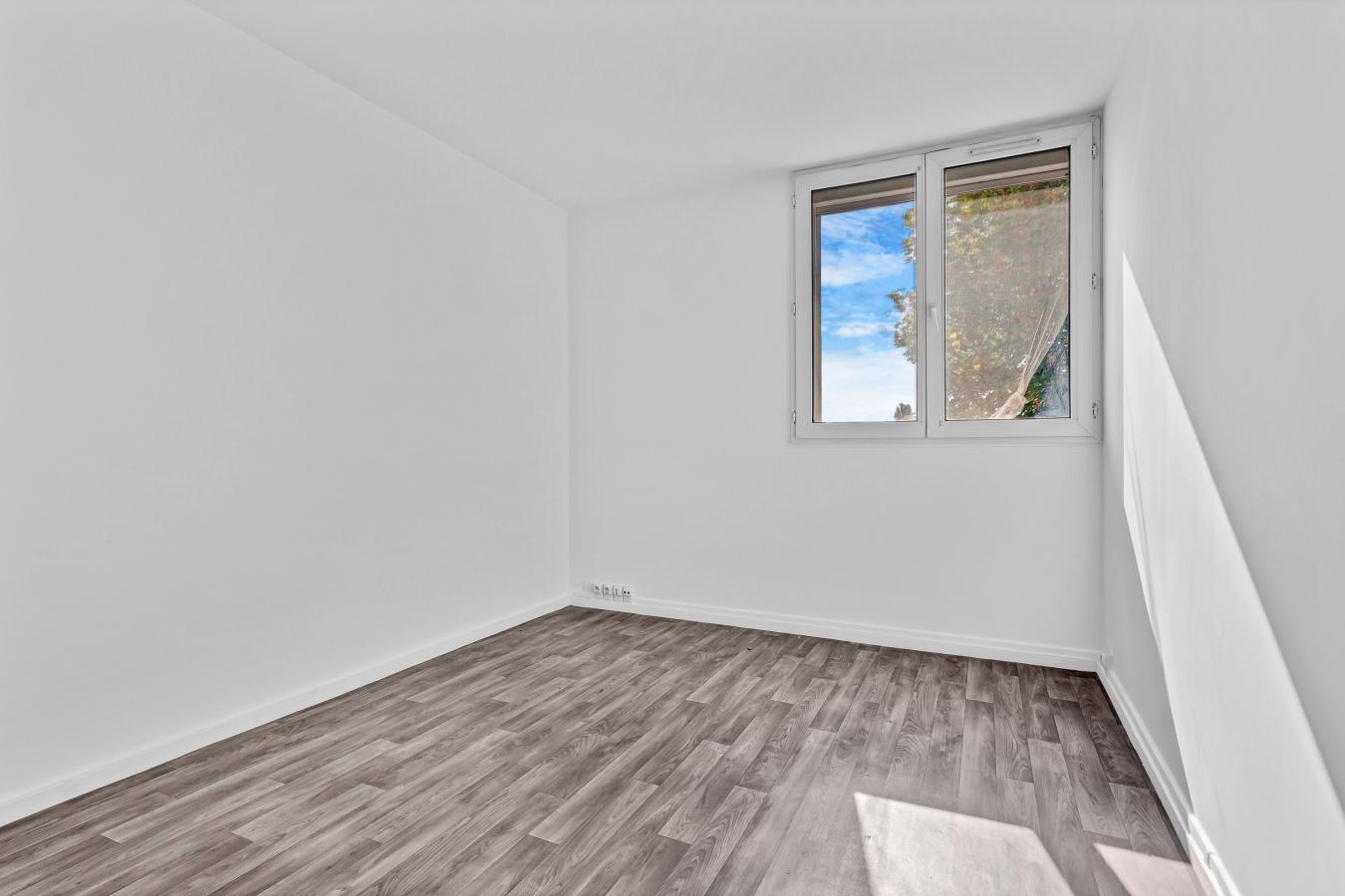 4 pièces - 3ème étage - 76m² - 1 439,66 € - Photo #4