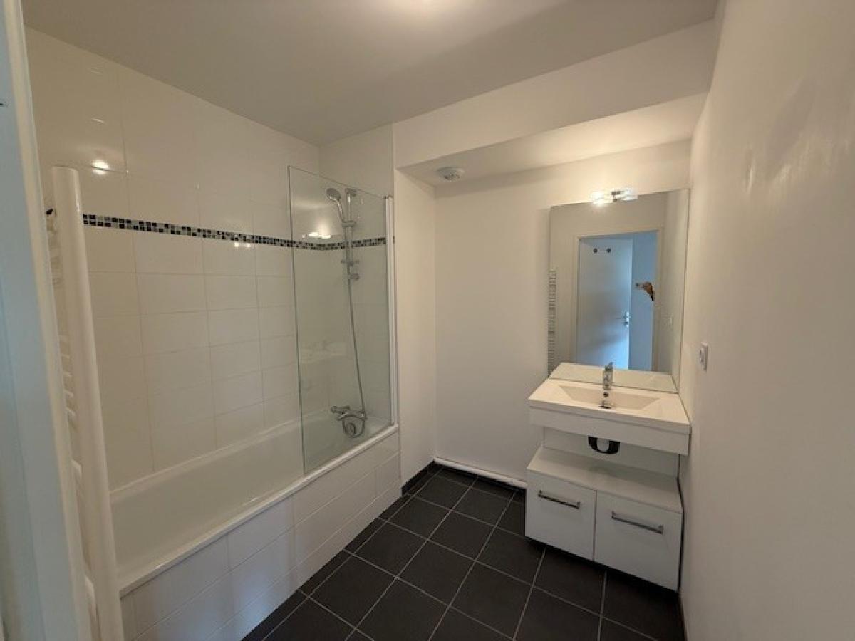 
																																							4 pièces - 
																																						3ème étage - 81m² - 967,31 € - Photo #3