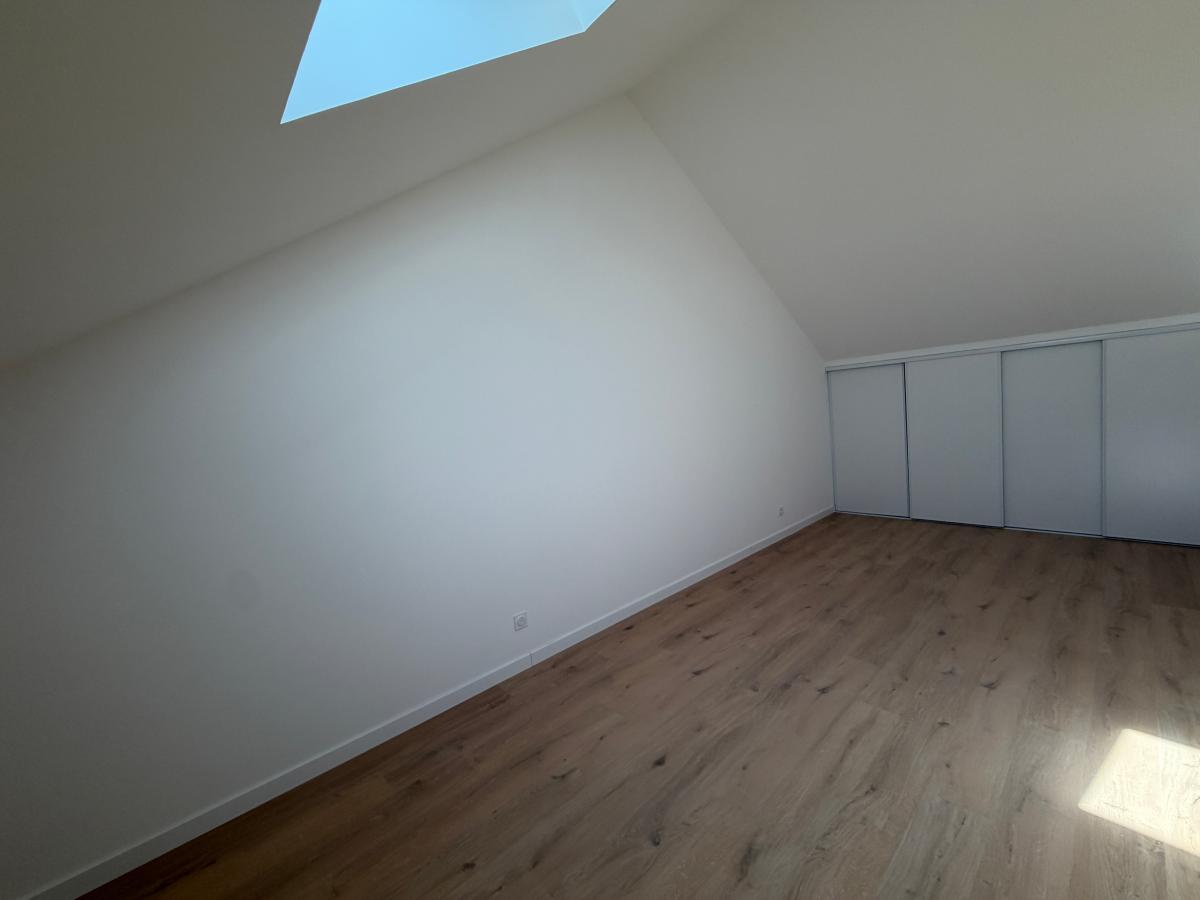 5 pièces - 2ème étage - 109m² - 1 417,11 € - Photo #2