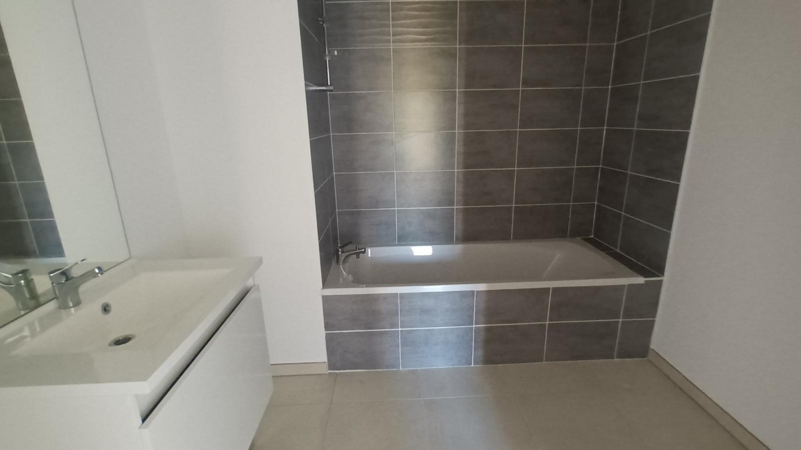 
																																							4 pièces - 
																																						4ème étage - 112m² - 1 816,36 € - Photo #4
