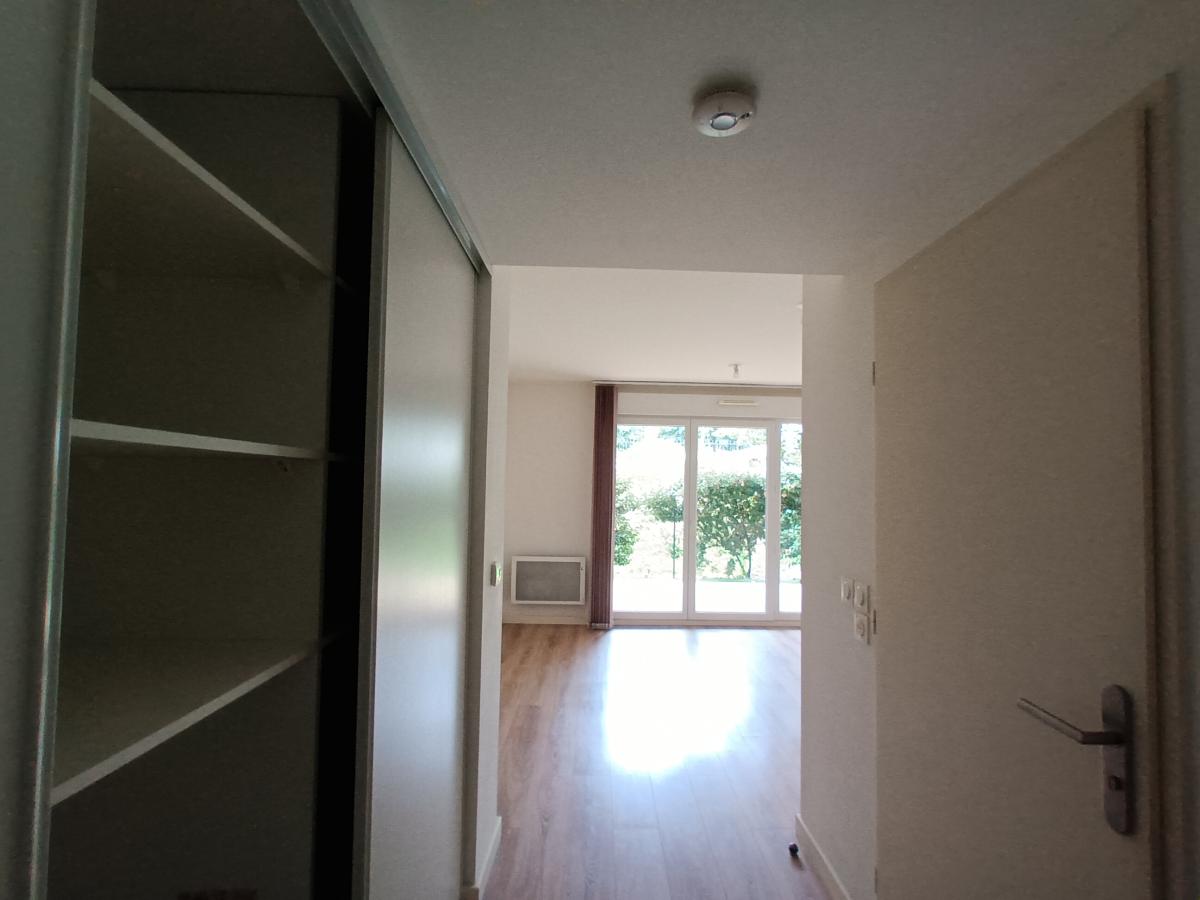 1 pièce - RDC - 27m² - 536,17 € - Photo #2