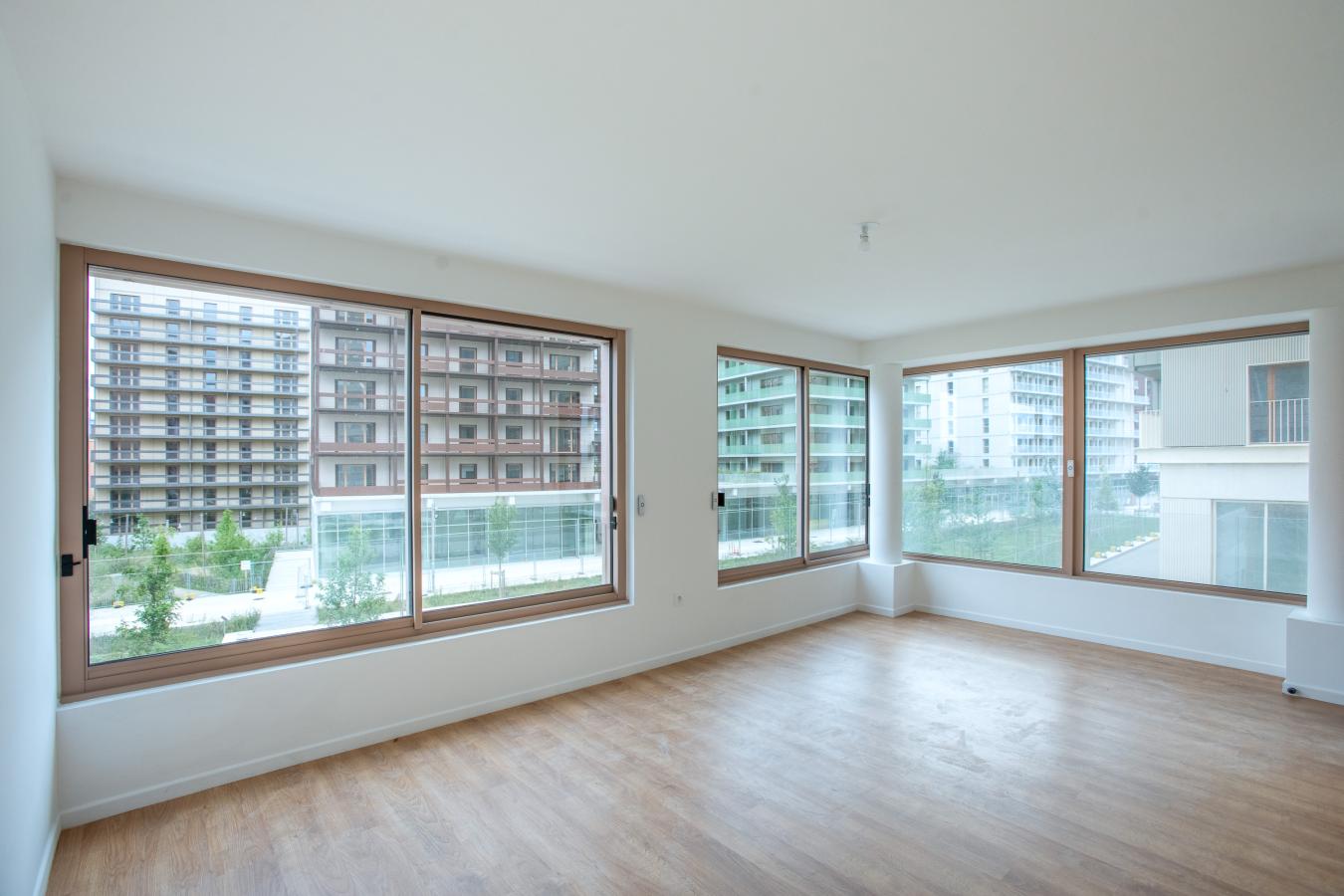 
																																							3 pièces - 
																																						4ème étage - 72m² - 1 456,62 € - Photo #2